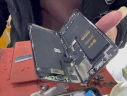 iphone手机打开情况
