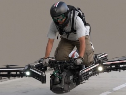 С���ִ�������˻���Ȼ��������һ������Ħ�г�