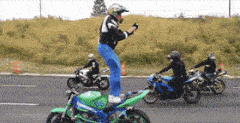 搞笑